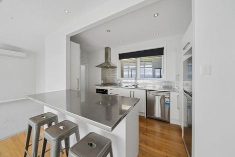 Photo of property in 100 Grafton Road, Roseneath, Wellington, 6011