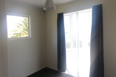 Photo of property in 5 Cypress Drive, Maungaraki, Lower Hutt, 5010