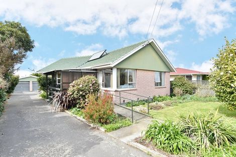 Photo of property in 236 Grimseys Road, Redwood, Christchurch, 8051