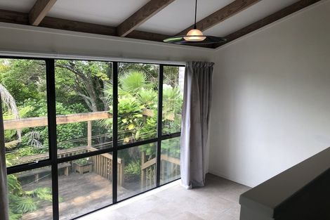 Photo of property in 949 East Coast Road, Torbay, Auckland, 0630