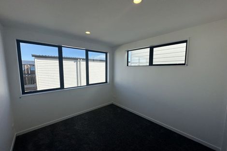 Photo of property in 16 Tukauri Place, Papakura, 2110