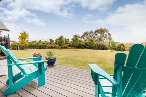 Photo of property in 20 Loveston Lane, Kelvin Grove, Palmerston North, 4470