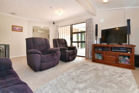 Photo of property in 4 Shadon Place, Stanmore Bay, Whangaparaoa, 0932