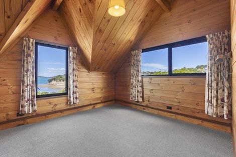 Photo of property in 22 Durness Place, Red Beach, 0932