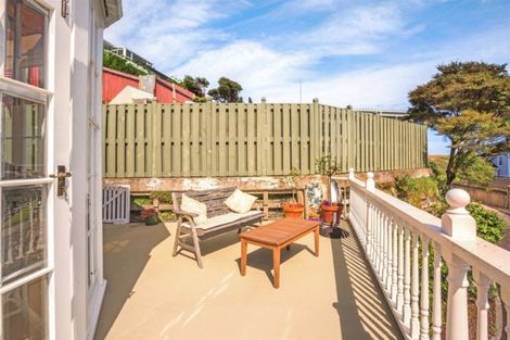 Photo of property in 5a Kahu Road, Paremata, Porirua, 5024