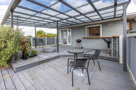 Photo of property in 15 Matthews Crescent, Melville, Hamilton, 3206