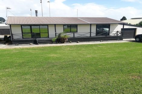 Photo of property in 21 Churchill Terrace, Waiuku, 2123