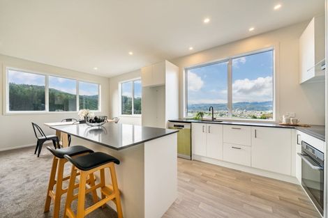 Photo of property in 64 Riverstone Drive, Riverstone Terraces, Upper Hutt, 5018