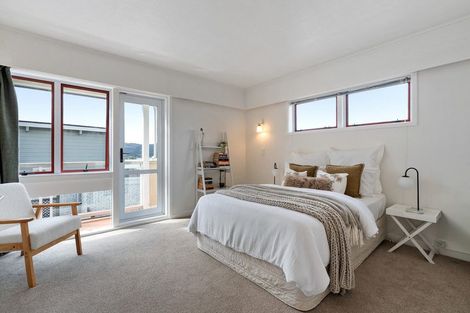 Photo of property in 81 Seaview Road, Paremata, Porirua, 5024