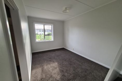 Photo of property in 94 Omata Road, Marfell, New Plymouth, 4310