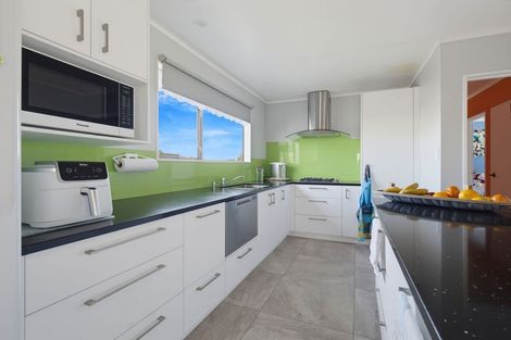 Photo of property in 10 Alpha Avenue, Coastlands, Whakatane, 3120