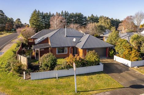 Photo of property in 1 Oakden Drive, Darfield, 7510