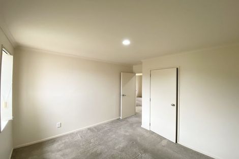 Photo of property in 37 Nimstedt Avenue, Oteha, Auckland, 0632