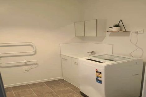 Photo of property in 3 Julia Place, Totara Vale, Auckland, 0629