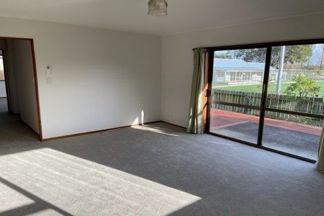 Photo of property in 2/218 Centreway Road, Orewa, 0931