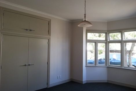 Photo of property in 7 Edge Hill, Mount Victoria, Wellington, 6011