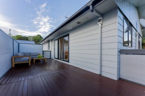 Photo of property in 1/26 Waiora Road, Stanmore Bay, Whangaparaoa, 0932