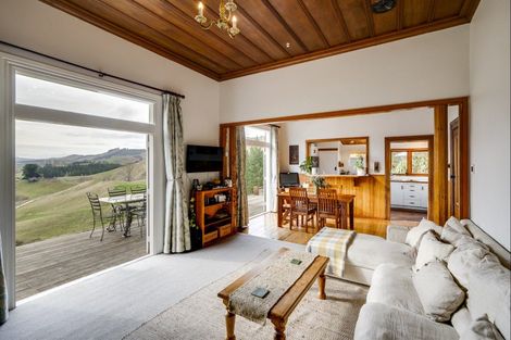 Photo of property in 972 Kahuranaki Road, Kahuranaki, Havelock North, 4295