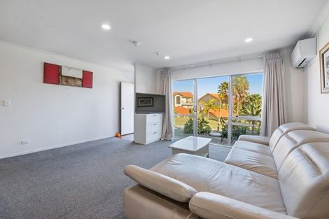 Photo of property in Santa Rosa, 3/340 Gulf Harbour Drive, Gulf Harbour, Whangaparaoa, 0930
