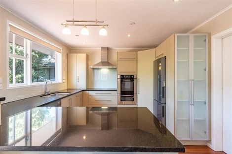 Photo of property in 15 Westview Grove, Miramar, Wellington, 6022