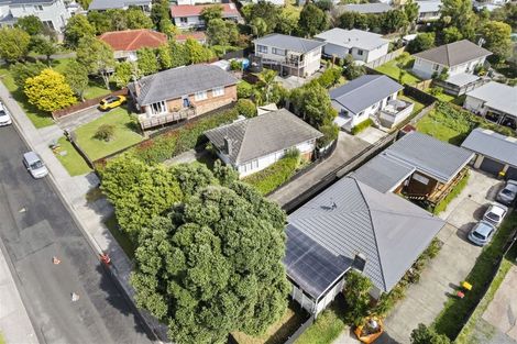 Photo of property in 1/8 Brookfield Road, Te Atatu Peninsula, Auckland, 0610