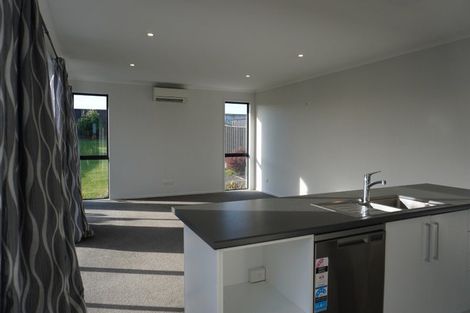 Photo of property in 28 Sholto Duncan Crescent, Halswell, Christchurch, 8025