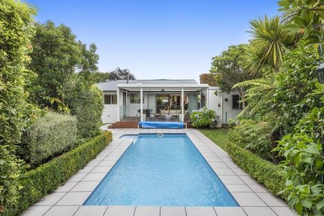 Photo of property in 477 Avonhead Road, Avonhead, Christchurch, 8042