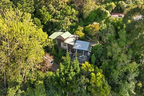 Photo of property in 1077 Dyers Pass Road, Governors Bay, 8971