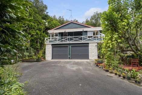 Photo of property in 15b Kakariki Grove, Waikanae, 5036