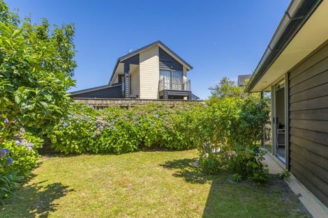 Photo of property in 8 Springhaven Lane, Paraparaumu, 5032