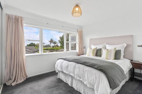 Photo of property in 15 Roberts Road, Glenfield, Auckland, 0629