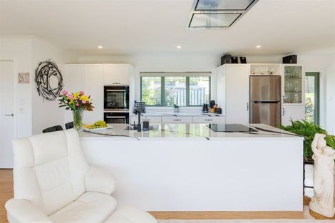 Photo of property in 121 Cashmere Drive, Fitzherbert, Palmerston North, 4410