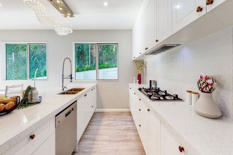 Photo of property in 12 Moko Lane, Greenhithe, Auckland, 0632