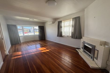 Photo of property in 61 Endeavour Street, Lyall Bay, Wellington, 6022