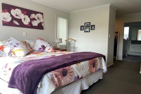 Photo of property in 31 Rochfort Crescent, Pyes Pa, Tauranga, 3112