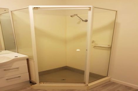 Photo of property in 37 Pakuranga Road, Pakuranga, Auckland, 2010