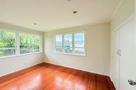 Photo of property in 4 La Trobe Street, Pakuranga Heights, Auckland, 2010