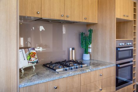 Photo of property in 36 Rockview Place, Mount Pleasant, Christchurch, 8081