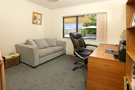 Photo of property in 21 Checkerberry Court, Henderson, Auckland, 0612