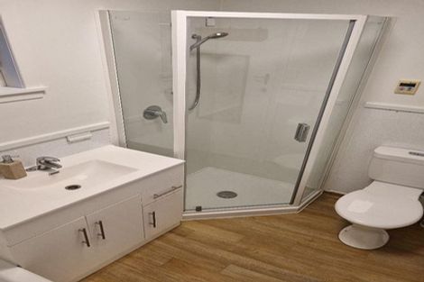 Photo of property in 37 Awanui Street, Merrilands, New Plymouth, 4312