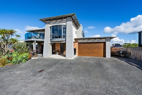 Photo of property in 155 Bream Bay Drive, Ruakaka, 0116