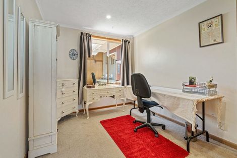 Photo of property in 14 Claxton Place, Saint Martins, Christchurch, 8022