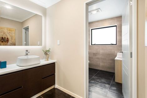 Photo of property in 17 Tawatawa Street, Long Bay, Auckland, 0630