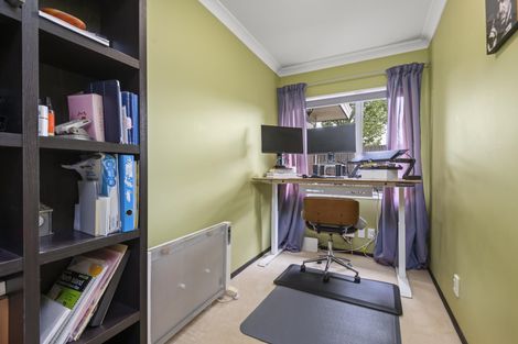 Photo of property in 40 Ruapehu Drive, Fitzherbert, Palmerston North, 4410