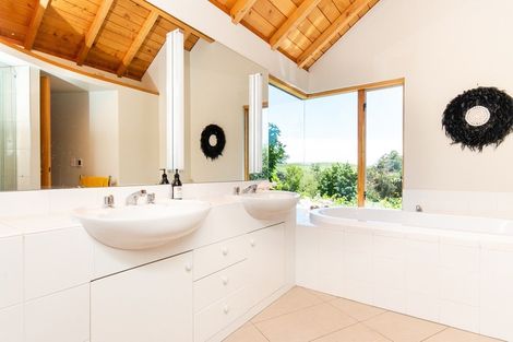 Photo of property in 124 Puketitiri Road, Poraiti, Napier, 4182