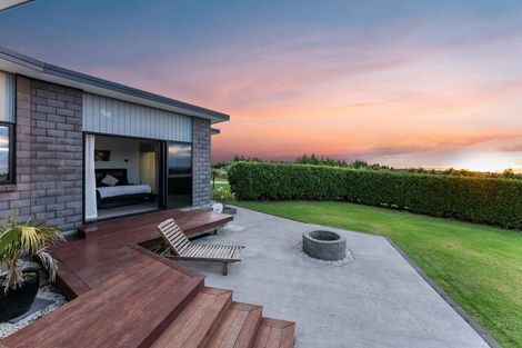 Photo of property in 1 Ekuarangi Place, Kaitake, New Plymouth, 4374