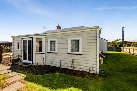 Photo of property in 2 Broadway, Waitara, 4320