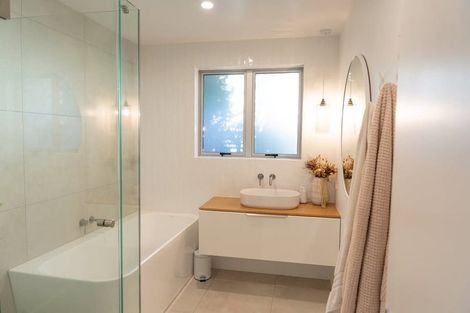 Photo of property in 3/237 Courtenay Street, Strandon, New Plymouth, 4312