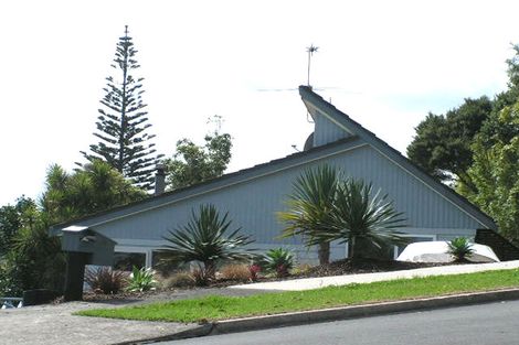 Photo of property in 19 Jacaranda Avenue, Beach Haven, Auckland, 0626