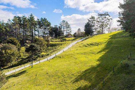 Photo of property in 330 Franklin Road, Paparoa, 0571